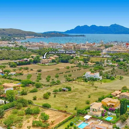 Victoria Musical By *