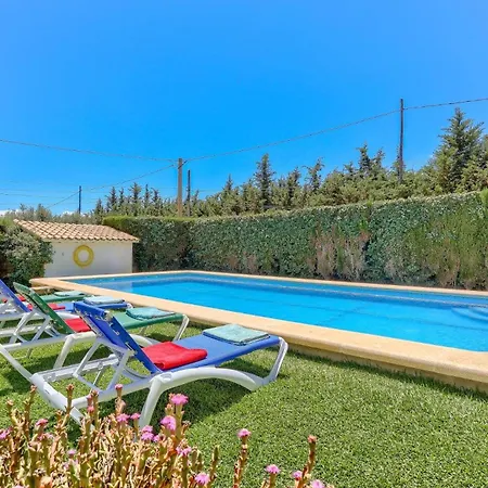 Victoria Musical By *