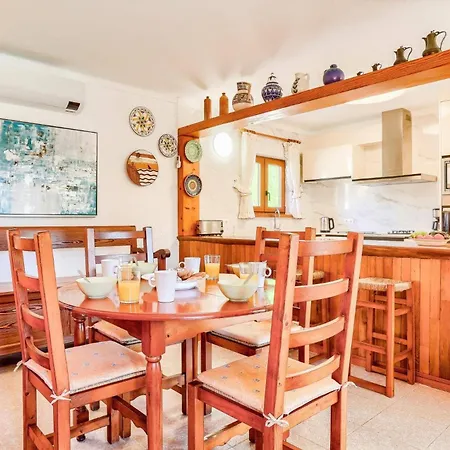 Victoria Musical By *