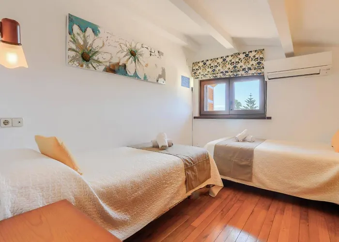 Willa Victoria Musical By *